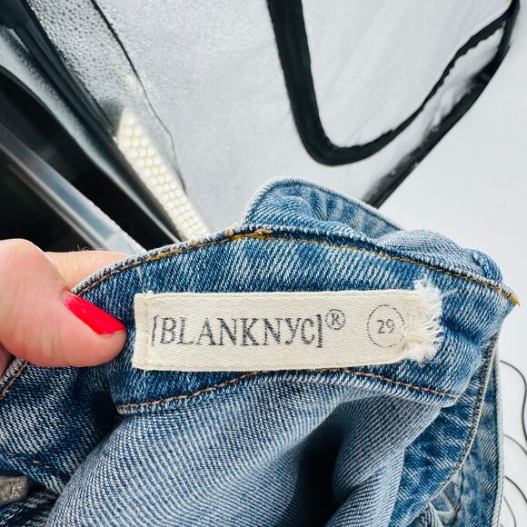 Blank NYC Denim Overalls Women’s Size 29 Blue Wide Leg Cropped Jumpsuit Raw Hem - Picture 4 of 11